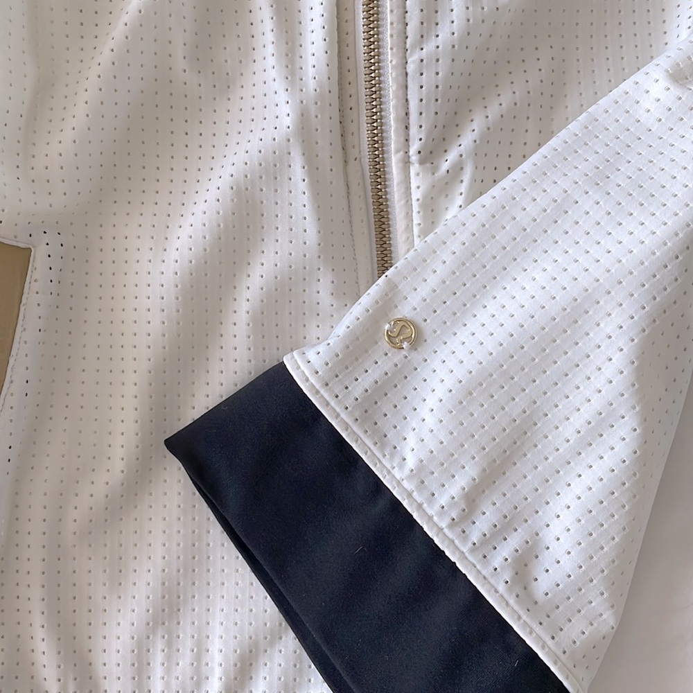 Lululemon jacket - Picture 3 of 4